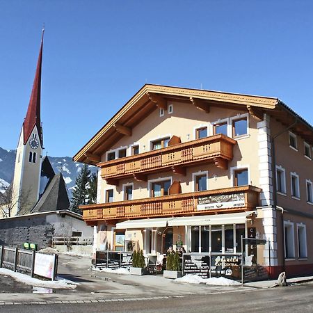 Spacious Apartment In Uderns Near Ski Area Eksteriør billede