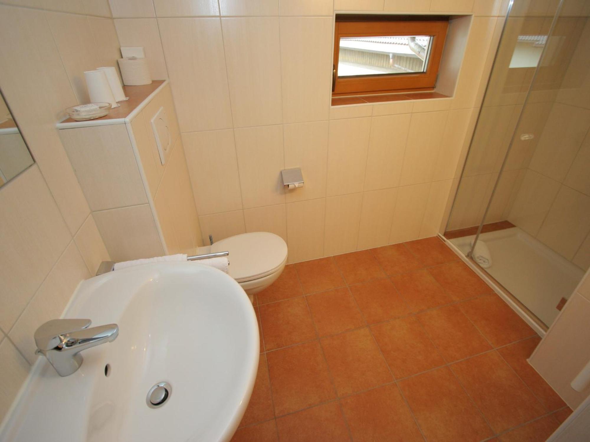 Spacious Apartment In Uderns Near Ski Area Eksteriør billede