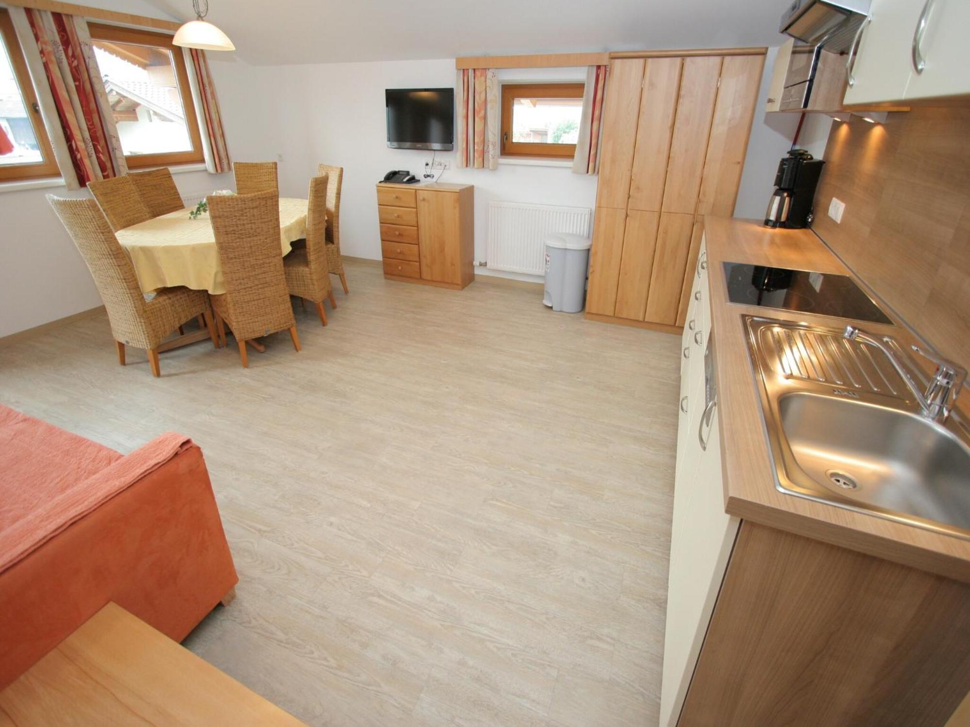 Spacious Apartment In Uderns Near Ski Area Eksteriør billede