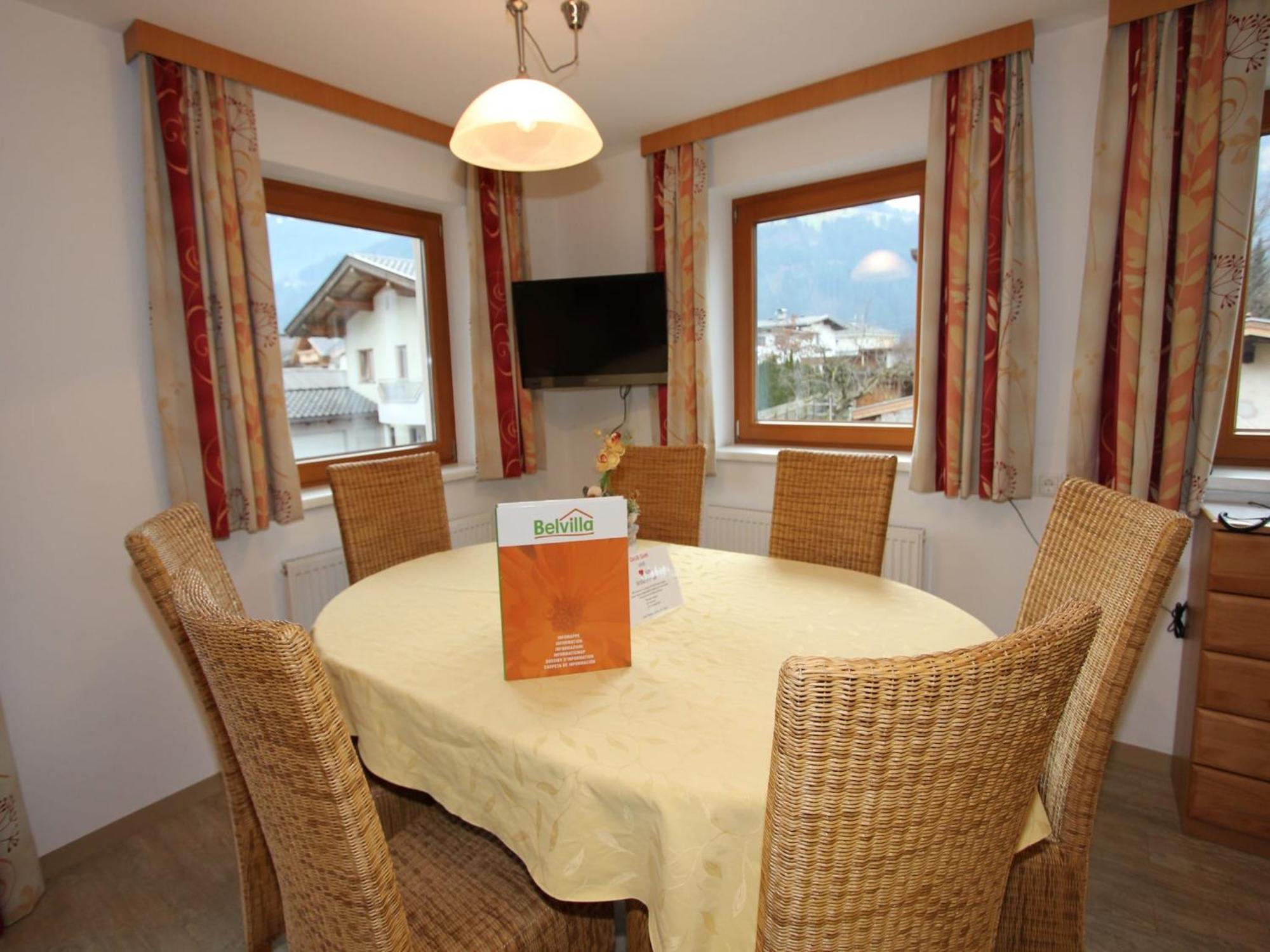 Spacious Apartment In Uderns Near Ski Area Eksteriør billede