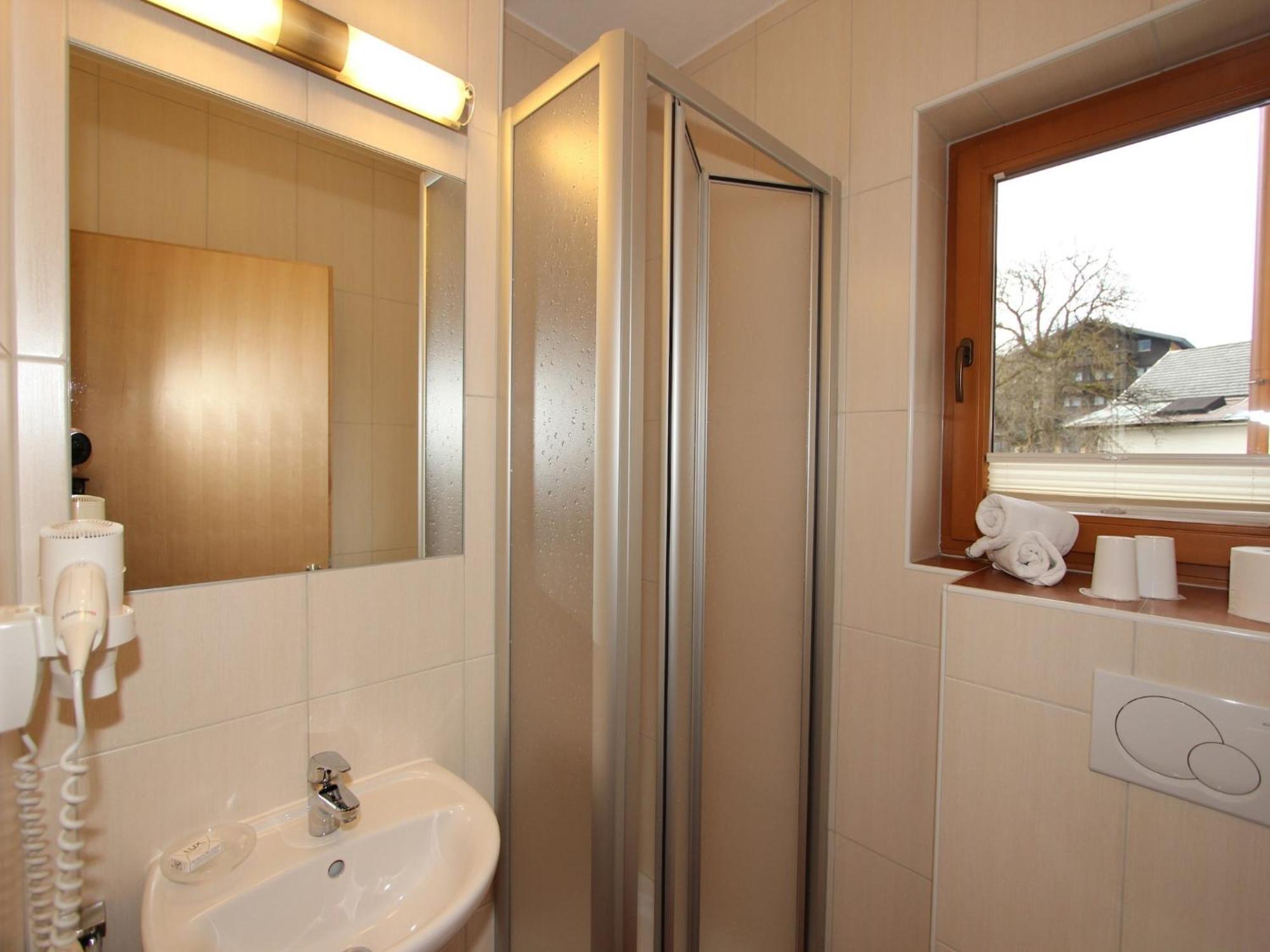 Spacious Apartment In Uderns Near Ski Area Eksteriør billede