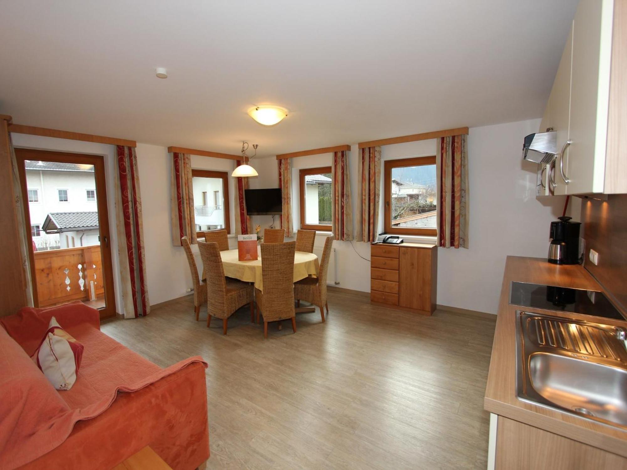 Spacious Apartment In Uderns Near Ski Area Eksteriør billede