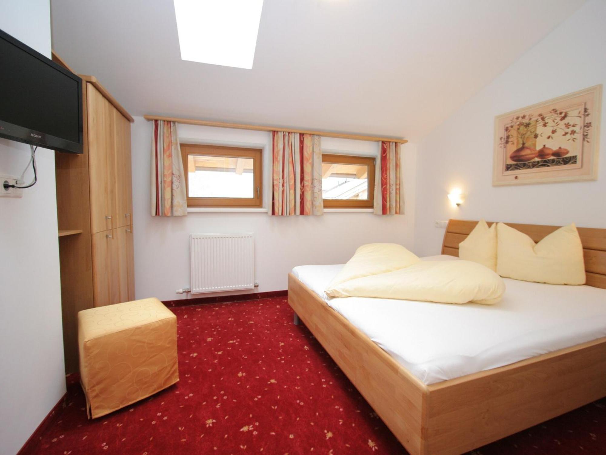 Spacious Apartment In Uderns Near Ski Area Eksteriør billede