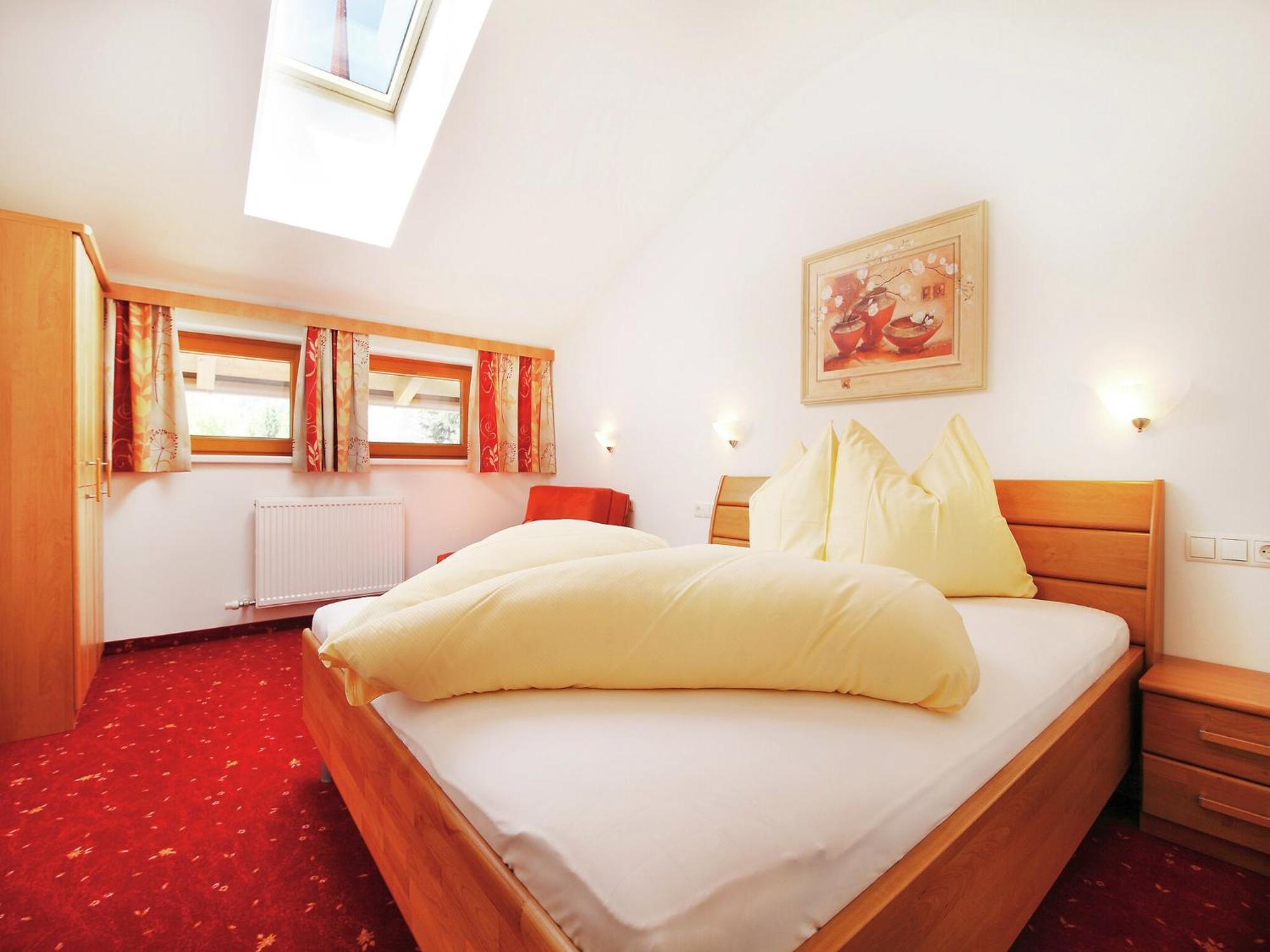 Spacious Apartment In Uderns Near Ski Area Eksteriør billede