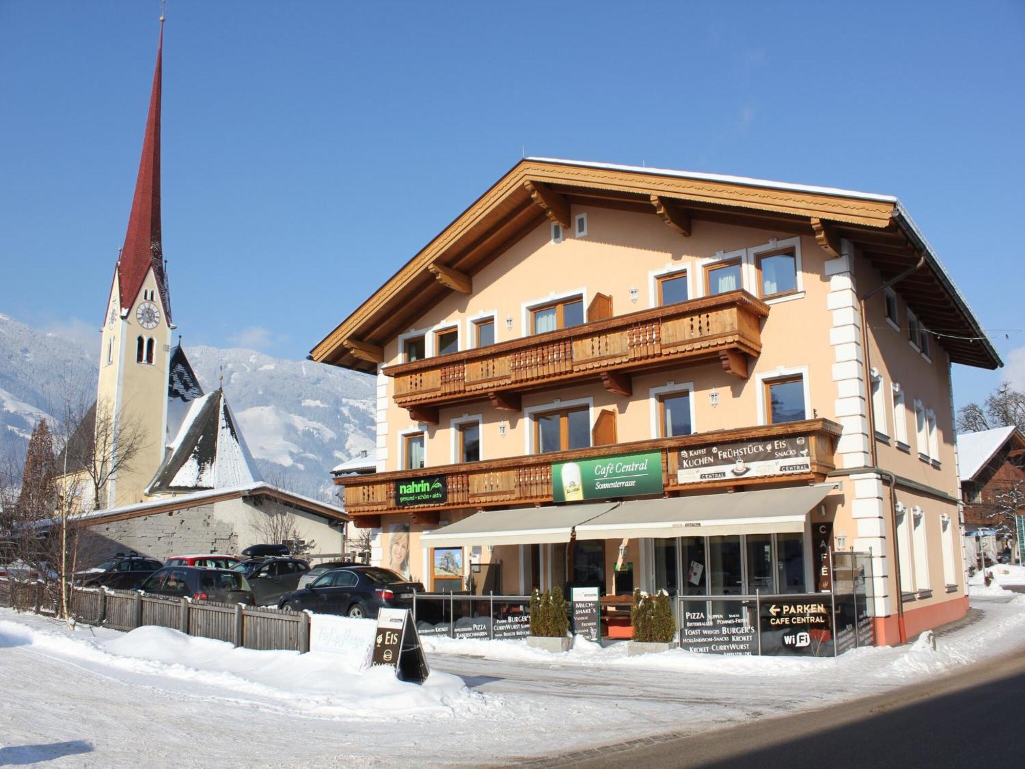 Spacious Apartment In Uderns Near Ski Area Eksteriør billede