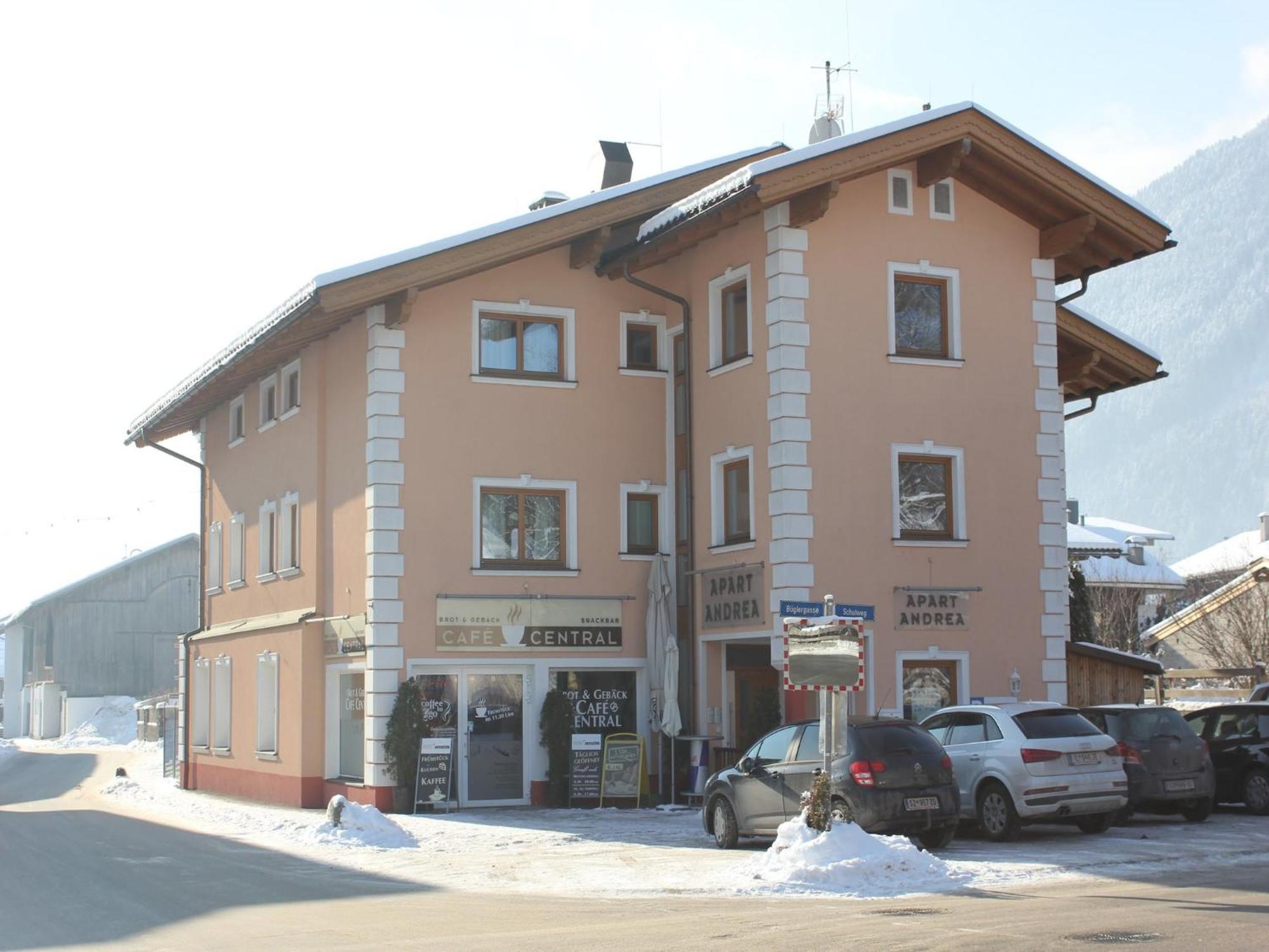 Spacious Apartment In Uderns Near Ski Area Eksteriør billede